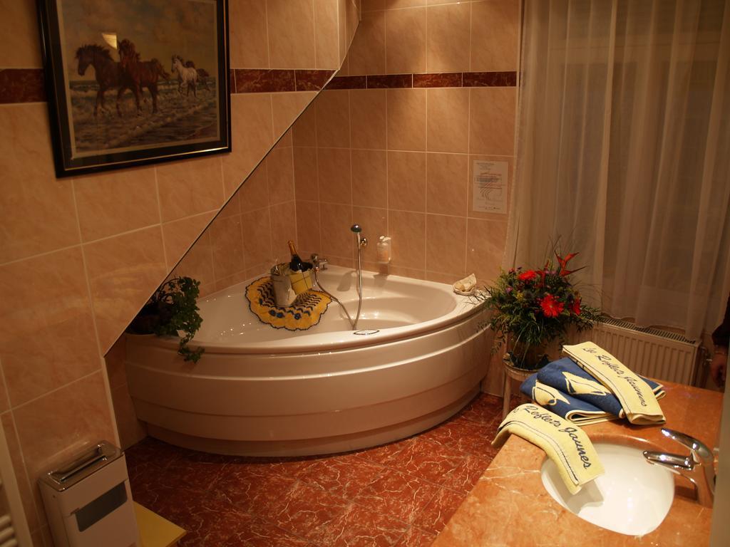 Les Reflets Jaunes Givet Room photo